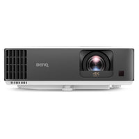 BenQ – Projecteur à courte portée 4K 3000AL TK700ST-Le faible décalage d'entrée ultra-rapide de 4 ms* transmet votre vue, votre ouïe et vos pensées à l'action sans aucun retard. (* 4ms de décalage d'entrée en 1080p@240Hz, 8ms en 1080p@120Hz, 16ms en 4K@60Hz)