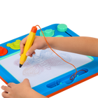 Battat - tableau de dessin magnétique-Comprend : Un tableau de dessin magnétique, 4 tampons de formes et un crayon attaché