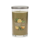 Yankee Candle - Sage & Citrus Signature Bougie pilier moyenne - 404 g-Le couvercle en métal brossé sert de dessous de verre à bougie