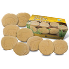 Yellow Door - Enquête sur les empreintes de pas des safaris-Pierres double face avec animal d'un côté et empreinte de pas au verso