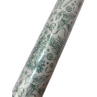 Roobie - Papier d'emballage - Arbres verts et casse-noix-Charme des vacances vintage : Le design classique sur le thème des casse-noix associé à des icônes de Noël fantaisistes offre une nouvelle perspective sur l'esthétique traditionnelle de l'emballage