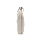 Bugatti - Commuter Series sac pour ordinateur portable - 16 po – Taupe-Panneau avant avec ouverture à glissière bidirectionnelle et deux poches ouvertes pour appareils électroniques