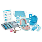 Melissa & Doug - Kit de jeu de dentiste super-sourire - 25 pièces-Utilisez des autocollants pour marquer les « caries » puis nettoyez avec un outil vibrant avec des têtes de polissage et de forage ou une brosse à dents interchangeables , les 4 dents arrières bougent et se soulèvent pour pratiquer de fausses extractions