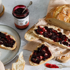 The Cherry Tree - Confiture extra de cassis au sloe gin, 225 g, paquet de 2-Contient 3 % de sloe gin pour une subtile note chaleureuse.