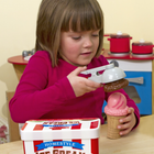 Melissa & Doug - Glace Chopper & Stack-Dimensions: 13,4 po L x 10,9 po W x 7,7 po H