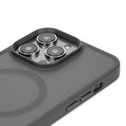 TUFF8 - Étui robuste Glide Guard pour iPhone 15 Pro Max - Noir fumé-Protection de l'écran et de l'appareil photo : conçu avec un rebord surélevé pour l'objectif et le cadre de l'écran afin de protéger votre appareil photo, votre flash et votre écran contre les rayures lorsqu'il est placé face vers le bas