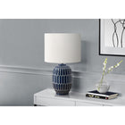 Monarch Specialties - Luminaire - 22 po H Lampe De Table - Céramique Bleue - Abat-Jour Ivoire / Crème - Contemporain - Moderne-Parfaite pour éclairer divers espaces et créer une ambiance chaleureuse en appuyant sur l'interrupteur à bouton rotatif facile à allumer et à éteindre, qui peut accueillir une ampoule de 100 W (non incluse)