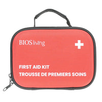 BIOS Living - Trousse de premiers soins - 75 pièces-Contenu de la trousse de premiers soins: Lingettes antiseptiques, écouvillons avec alcool isopropylique, pansements adhésifs en tissu, pansements en plastique, pansements adhésifs en tissu pour jointures, tampons de gaze stériles, rouleaux de gaze, rouleau de ruban adhésif, ciseaux, brucelles, gants en vinyle, compresse froide instantanée