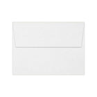 Jam Paper - Enveloppes d'invitation A7 80 lb avec bande adhésive, 5 1/4 po H x 7 1/4 po l, Blanc brillant, Paquet de 25-Couleur : Blanc brillant, notre couleur d'enveloppe la plus épaisse et la plus lumineuse. Idéale pour un rendu professionnel et de haute qualité. Cette enveloppe est fabriquée en papier texte de qualité 80 lb. Opaque et opaque. Rabat carré moderne