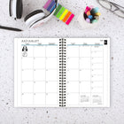 Staples - Agenda scolaire hebdomadaire/mensuel chiens 2025-2026 - 8 1/2 po H x 5 1/2 po l - noir/blanc - bilingue-L'agenda comprend des notes, des informations personnelles, des dates à retenir, un horaire de cours, une liste des vacances, des informations scolaires pratiques, des pages de notes