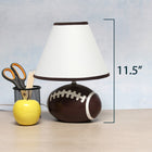 Simple Designs - Enfants Football Lampe de Table-Interrupteur accessible: Un interrupteur rotatif accessible situé sur le cordon de cette lampe de table permet de l'allumer et de l'éteindre