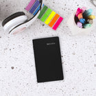 Staples - Agenda scolaire de poche hebdomadaire/mensuel 2025-2026 - 6 3/8 po H x 3 1/2 po l - assorties - bilingue-Format des pages : 6 3/8 po H x 3 1/2 po l