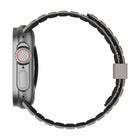 UAG - Bracelet Pathfinder Apple Watch 49/45/44/42 mm, Noir/Titane-Les attaches de précision sont conçues pour une intégration parfaite avec votre Apple Watch