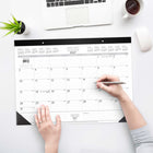 Staples – Sous–main mensuel 2027 – 17 po H x 21 3/4 po l – bilingue-Un mois par page avec reference de calendrier pour toute l'annee et espace pour les notes et les choses à faire