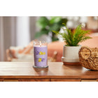 Yankee Candle - Signature Bougie parfumée à la lavande citronnelle - 14 oz-Étiquettes illustrées à la main et couleurs vives de cire