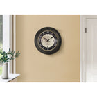 Monarch Specialties - Horloge - 16 po Rond - Horloge Murale - Brun Antique - Transitionnel-Cette horloge analogique est dotée d'un cadre en plastique brun durable, de chiffres romains imprimés faciles à lire et d'aiguilles métalliques classiques sous une surface en verre pour une mesure précise de l'heure