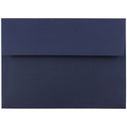 JAM Paper - Enveloppes d'invitation A7 Premium - 5 1/4 x 7 1/4 - bleu marine - Paquet de 100-Caractéristiques de l'enveloppe : Fermeture en gomme à rabat droit, finition en papier lisse de haute qualité