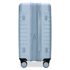 Travelite - Epicure 24 po Valise d'enregistrement rigide moyenne - Niagara Mist-Intérieur de luxe avec 5 poches : poche en filet, poche humide, poche privée, panneau de compression avec 2 poches doublées et sac à linge inclus.