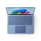 Microsoft - Surface Laptop Copilot+ PC 13,8 po Laptop avec Écran tactile - Snapdragon X Plus - 512 Go SSD - 16 Go RAM - Windows 11 - Saphir - Anglais-Écran aux couleurs vives : Une luminosité remarquable grâce à la technologie HDR enrichie, il dévoile des blancs plus nets, des noirs plus sombres et un spectre de couleurs étendu