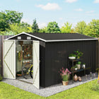 Outsunny - Abri de rangement extérieur robuste 12 pi x 8 pi, gris foncé-Le toit incliné de cet abri facilite l'écoulement de la pluie et de la neige
