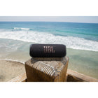 JBL - Flip 6 Enceinte portable étanche - Noir-Design audacieux : Son et design audacieux. Un son puissant et facile à transporter, le design s’adapte à tous les styles. Positionnez l’enceinte à la verticale ou à l’horizontale.
