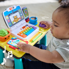 VTech - Baby bureau des découvertes - Anglais - Paquet de 2-Remuez le café, ouvrez le livre, appuyez sur la plante peekaboo ou faites tourner le stylo pour occuper vos doigts