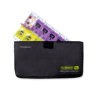 Travelon - World Travel Essentials boîte à pilules à bouton poussoir - Noir-Le bouton-poussoir facile à utiliser vous permet d'ouvrir et de fermer votre pilulier sans avoir à exercer de force. Simple à utiliser, il est idéal pour les personnes souffrant d'arthrite ou de problèmes de motricité fine. Des lèvres spéciales à fermeture rapide garantissent la sécurité de vos pilules, même lorsque le conteneur se renverse