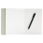 Gry Mattr - Cahier de notes avec stylo - 5 x 8 po - ligné - 100 feuilles - vert-La fermeture élastique maintient les pages en place