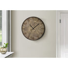 Monarch Specialties - Horloge - 20 po Rond - Horloge Murale - Brun - Transitionnel-Le cadre en plastique de haute qualité avec une finition brune chic, l'affichage analogique facile à lire avec des marques en bois sous une surface en verre et un mouvement à quartz pour un chronométrage précis