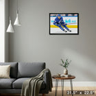 Auston Matthews Toronto Maple Leafs Skating sur toile - Toile encadree - 31" x 22"-Prêt à accrocher - livré entièrement assemblé