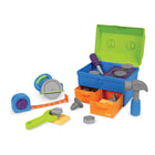Learning Resources - Nouvel ensemble d'outils de luxe Sprouts - Ensemble de 18-Nettoyage et rangement faciles ! Lorsque le temps de préparation des outils est terminé pour la journée, toutes les pièces se rangent dans la boîte à outils à deux tiroirs jusqu'à la prochaine fois !
