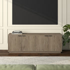 Hudson&Canal - Meuble TV Mansfield pour téléviseurs jusqu'à 78" - Chêne gris vieilli-Fabriqué à partir de matériaux robustes en MDF et PVC dans une finition en chêne gris vieilli fabriquée à la main