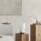 Simple Designs - Petite lampe de table du milieu du siècle - bois foncé et blanc-Cordon de branchement blanc de 5'