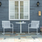 Outsunny - Ensemble de bistro extérieur 3 pièces, ensemble de table de patio ronde avec 2 chaises, blanc-Construit en acier avec un processus d'électrophorèse pour la durabilité.