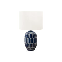 Monarch Specialties - Luminaire - 22 po H Lampe De Table - Céramique Bleue - Abat-Jour Ivoire / Crème - Contemporain - Moderne-Lampe de table contemporaine de 22 pouces de haut, dotée d'une base chic en céramique bleue et d'un abat-jour sophistiqué en tissu ivoire, qui s'adapte sans effort aux styles de décoration modernes et ajoute une touche d'élégance à toute table d'appoint ou d'extrémité, table console ou table de chevet