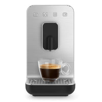 SMEG - Machine À Expresso Totally Automatique - Noir-Système de chauffage avec technologie Thermoblock. Il maintient l'eau à la température optimale pour préparer du café.