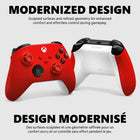 Xbox - Manette sans fil - Rouge Pulsé -Connectez-vous en utilisant le port USB-C pour vous connecter et jouer directement sur la console ou le PC. Le support pour les batteries AA est inclus à l’arrière