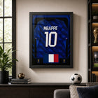 Frameworth - Coupe du Monde FIFA 2026 Officielle France Kylian Mbappe Cadre Réplique de Maillot - 25,75 po x 33,75 po-Encadré professionnellement au Canada, la réplique de maillot est montée dans un cadre noir de qualité supérieure avec façade protectrice transparente.