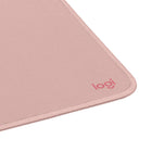 Logitech - Tapis de souris Série Studio avec Design Durable et Imperméable - Rose-Matériaux Choisis Soigneusement : Tapis de souris de voyage fait en tissu confortable et couche interne en polyester recyclé, 2nde vie des bouteilles PET, base anti-dérapage en plastique naturel