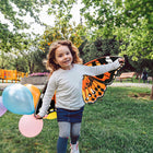 Insect Lore - Ailes de papillon Morpho à habiller - Rose-Les bretelles élastiques et les boucles pour les doigts maintiennent les ailes en place