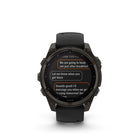 Garmin - fēnix 8 – 47 mm, saphir solaire, titane DLC gris carbone avec bracelet en silicone noir/gris galet-La fonction de commande vocale hors réseau vous permet d'accéder à certaines commandes de la montre même sans connexion à un smartphone