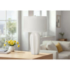 Monarch Specialties - Luminaire - 27 po H Lampe De Table - Crème Céramique - Abat-Jour Ivoire / Crème - Moderne-Cette lampe comporte un interrupteur rotatif à 3 voies supportant une seule ampoule (non incluse) pour une puissance maximale de 100W/120V, vous permettant de personnaliser l'ambiance lumineuse de votre espace