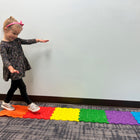 Kore Design - Tuiles tactiles sensorielles verrouillables - Couleurs assorties - 11,8 po x 11,8 po x 0,6 po - Lot de 6-Fiable et sûr : fabriqué en TPE de haute qualité, le tapis de sol pour enfants est sans odeur, doux et offre un bon maintien. Il résiste à la casse ou à la décoloration, garantissant durabilité et fiabilité. Conçu pour être doux pour les enfants, il offre une stimulation suffisante sans causer de dommages