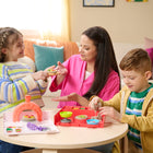 Kinetic Sand - Coffret de jeu de pizzas montantes SquishPizza-Préparez, écrasez et faites lever : Les enfants adoreront élaborer et écraser leurs créations, regarder leurs pizzas lever et prendre forme comme par magie, pour une expérience artistique et artisanale passionnante.