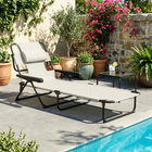 Outsunny - Chaise longue pliante avec dossier inclinable - chaise de bronzage - blanc crème-Chaise longue de plage entièrement plate, idéale pour une expérience de détente polyvalente