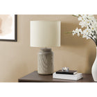 Monarch Specialties - Luminaire - 17 po H Lampe De Table - Résine Taupe - Abat-Jour Ivoire / Crème-L'interrupteur pratique à bouton rotatif marche/arrêt fait fonctionner facilement une ampoule de 60 W (non incluse) pour contrôler sans effort votre éclairage et mettre de l'ambiance dans une pièce