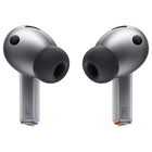 Samsung - Oreillettes Galaxy Buds3 Pro – Argent-Un contrôle parfait au bout des doigts. Laissez votre téléphone dans votre poche et contrôlez facilement vos écouteurs avec des gestes simples. Même avec un geste rapide, soyez assuré que vos Galaxy Buds3 Pro restent bien en place. 