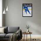 Auston Matthews 20x29 Maple Leafs Action-V - Toile encadree - 22" x 31"-Prêt à accrocher - livré entièrement assemblé