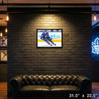 Auston Matthews Toronto Maple Leafs Skating sur toile - Toile encadree - 31" x 22"-Dimensions finales: 31.5x22.5