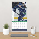 DateWorks - 2026 Calendrier Mural 16 Mois - 12 po x 12 po - Vancouver Canucks Superstars - Bilingue -Comprend des pages mensuelles de janvier à décembre 2026, ainsi que les 4 derniers mois de 2025
